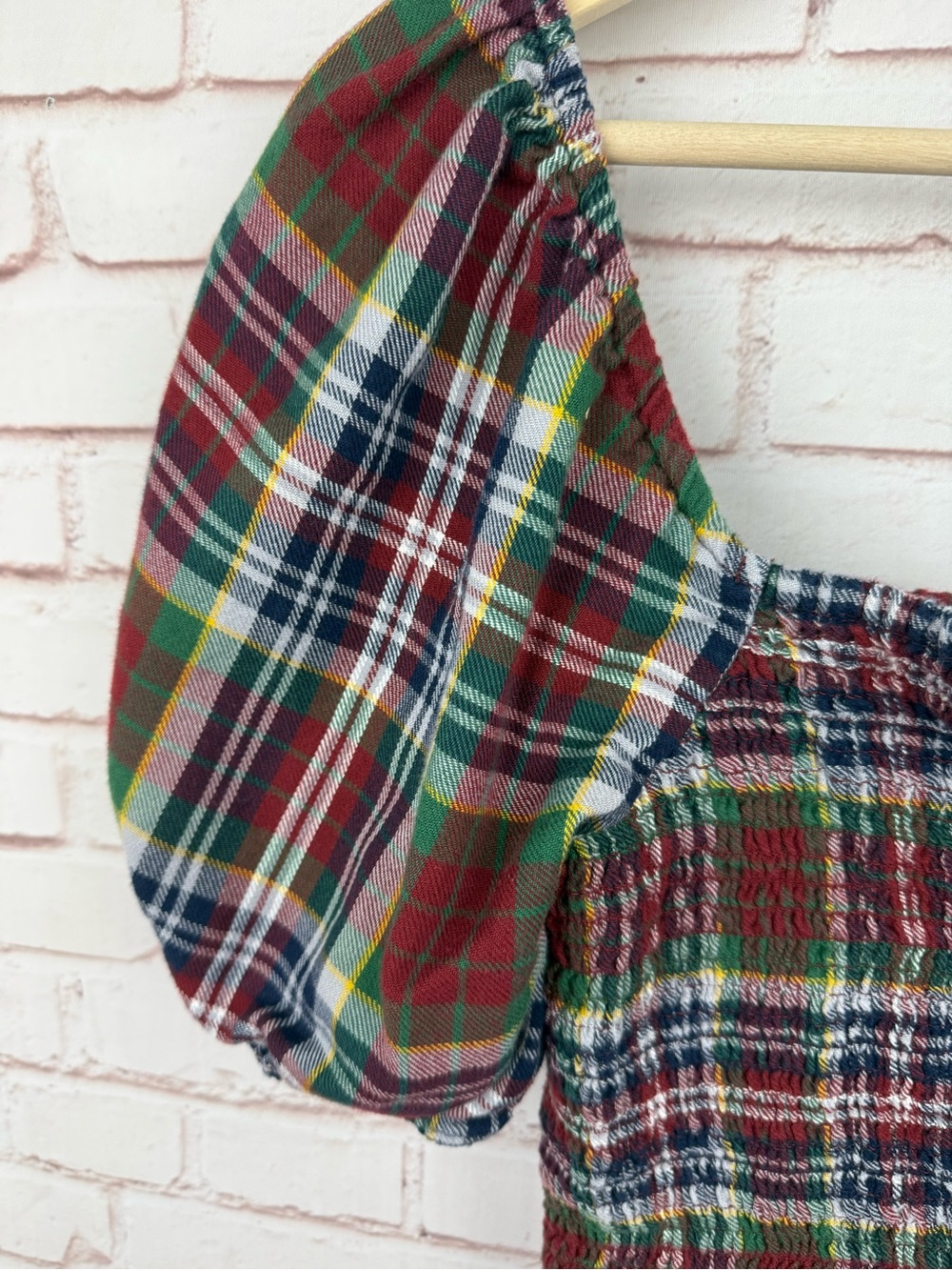 Plaid Smocked Puff Sleeve Crop Top - Red Green Plaid‎ - Picture 5 of 5